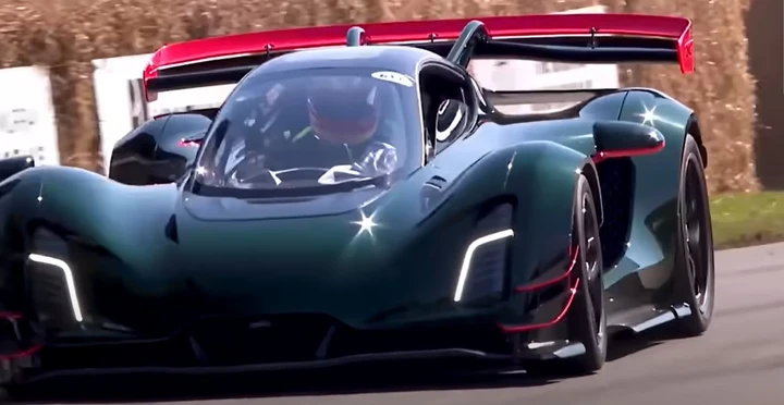 Czinger 21C: stabilito un nuovo record al Goodwood Festival of Speed [VIDEO]