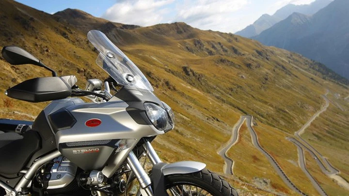 Moto Guzzi al 37° Motoraduno Stelvio International Metzeler