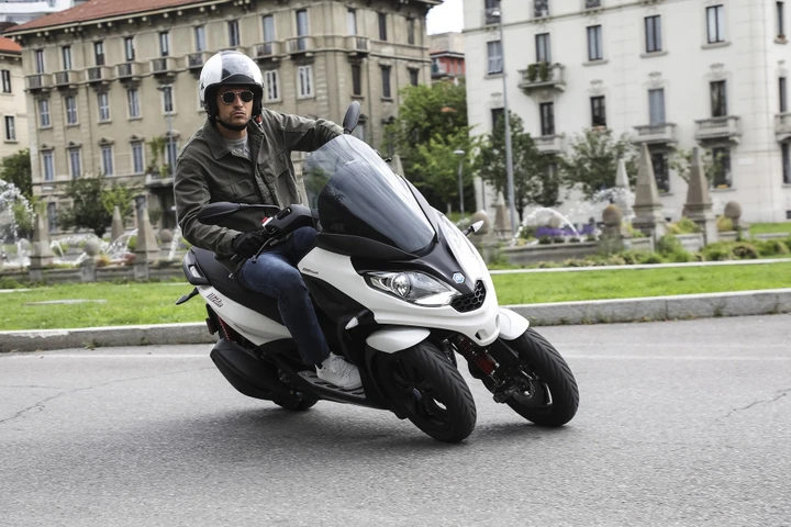 Piaggio-MP3-300-hpe