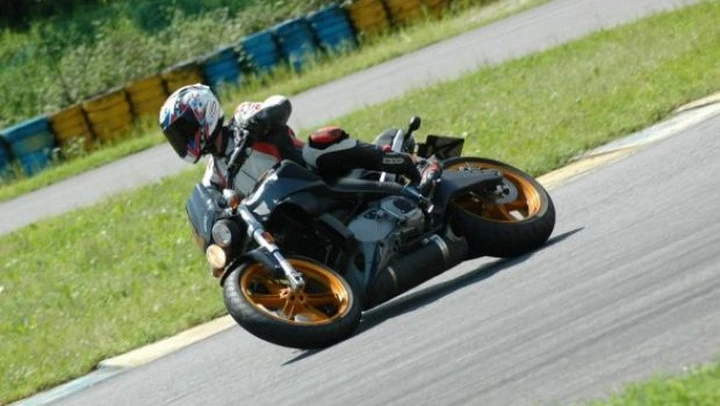 Scatto in Corsa: Buell xb12ss Long al Lombardore