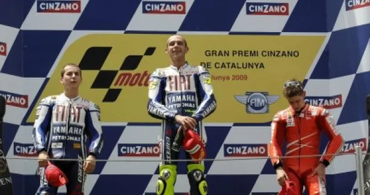 Storica doppietta Yamaha, Valentino Rossi marziano beffa Lorenzo. Le dichiarazioni dei piloti ed una gallery...