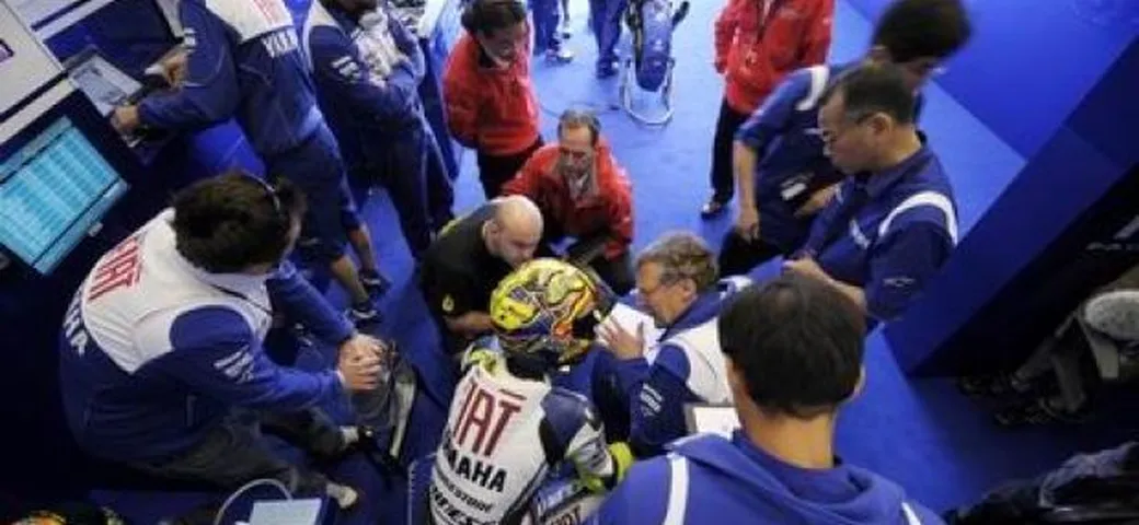 Motoblog live @ Estoril con il Team Fiat Yamaha!