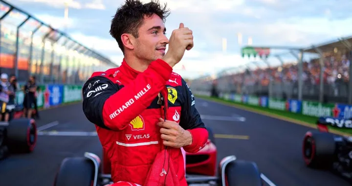 F1: Leclerc rapinato a Viareggio per un selfie