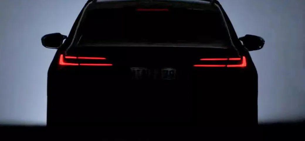 BMW i5 Touring M60 xDrive: debutto imminente [VIDEO TEASER]