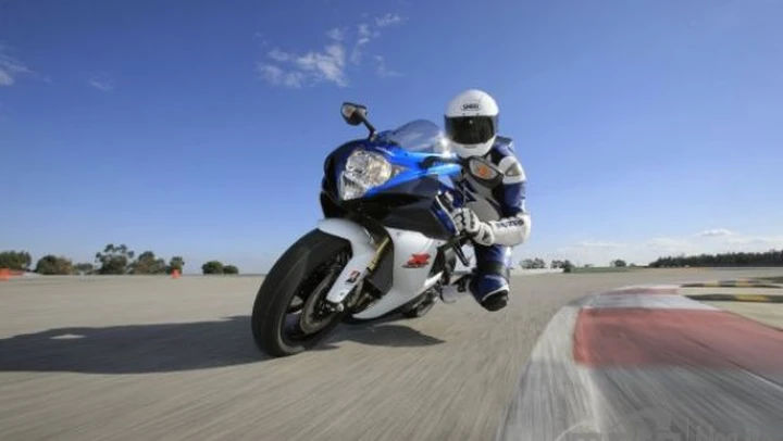 Suzuki GSX-R 750 2011 Mega Gallery