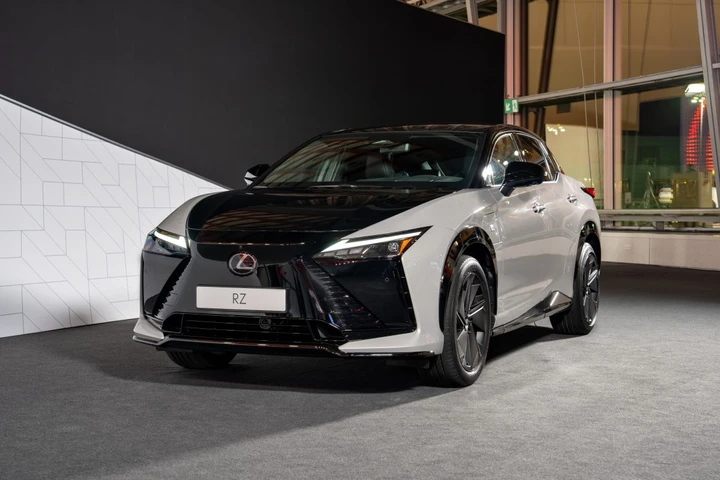 Lexus RZ
