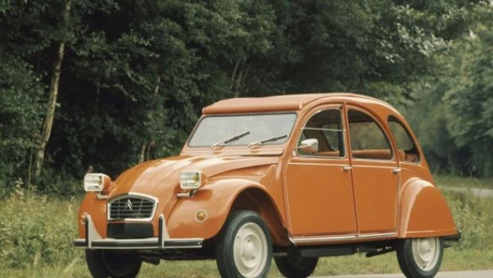 Citroen: 20 anni fa l'addio alla 2CV