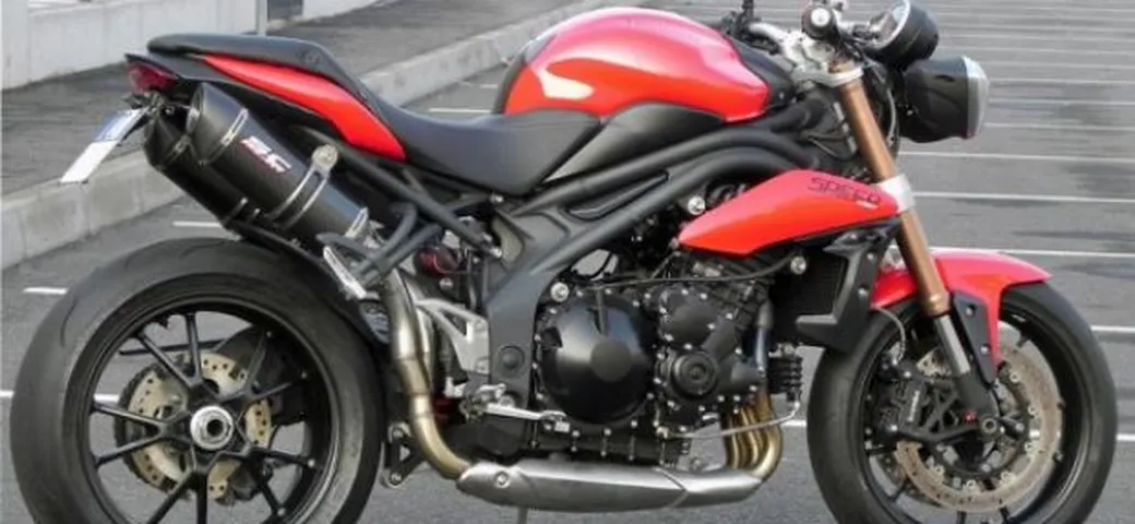 Doppio scarico alto SC-Project per Triumph Speed Triple 2011/12