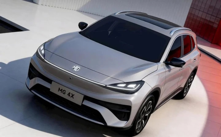 MG 4X, il SUV elettrico con batteria semi-solida è pronto per sfidare il mercato