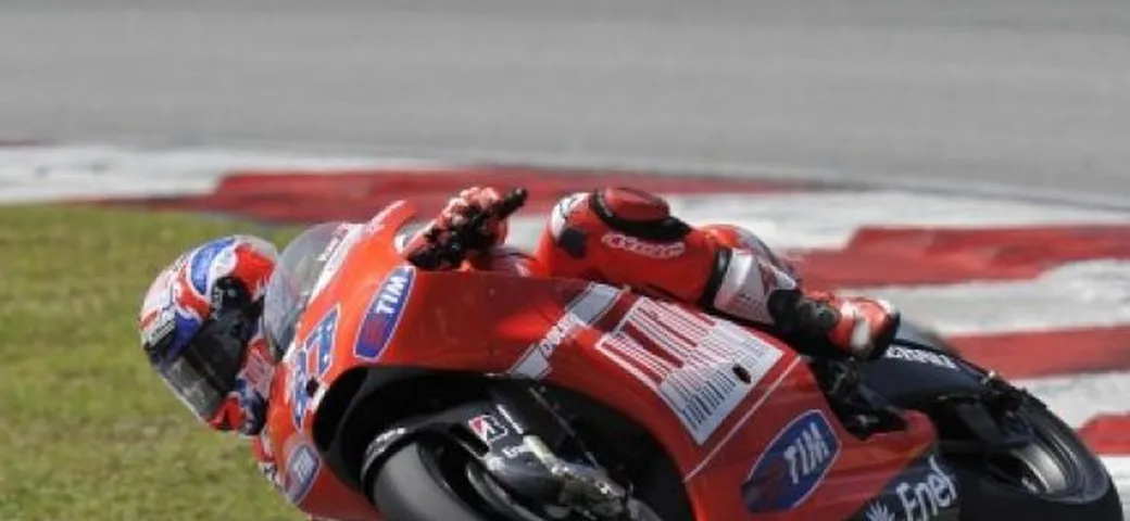 MotoGP: fra pioggia e sole, Stoner ancora secondo, Hayden ottavo