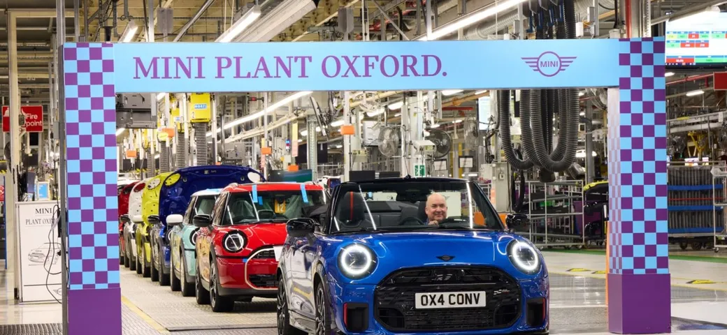 MINI Cabrio: l'icona ritorna a casa