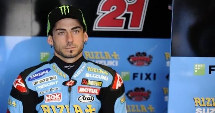 John Hopkins operato con successo alla mano destra