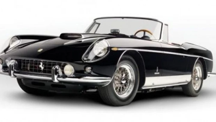 Ferrari 400 Superamerica Cabriolet Pininfarina SWB: asta record da 2.800.000 euro