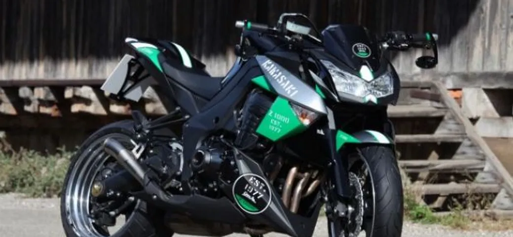 Special: Warm Up Kawasaki Z1000 Edition EST. 1977