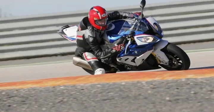 BMW S1000RR MY 2015: Electronic Power il Test in pista