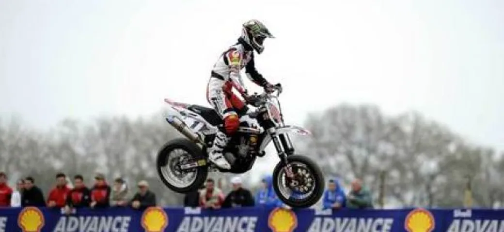 Mondiale Supermoto a Viterbo: si parte all'insegna di Van Den Bosch (S1) e Adrien Chareyre ( S2)