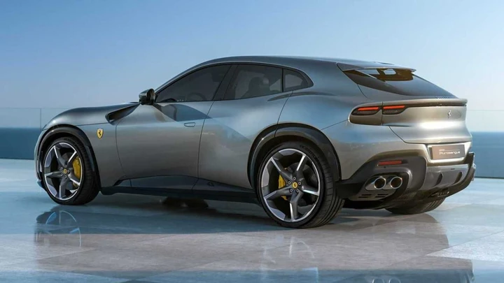 Vende la sua Ferrari troppo presto e al doppio del prezzo: ora sono guai