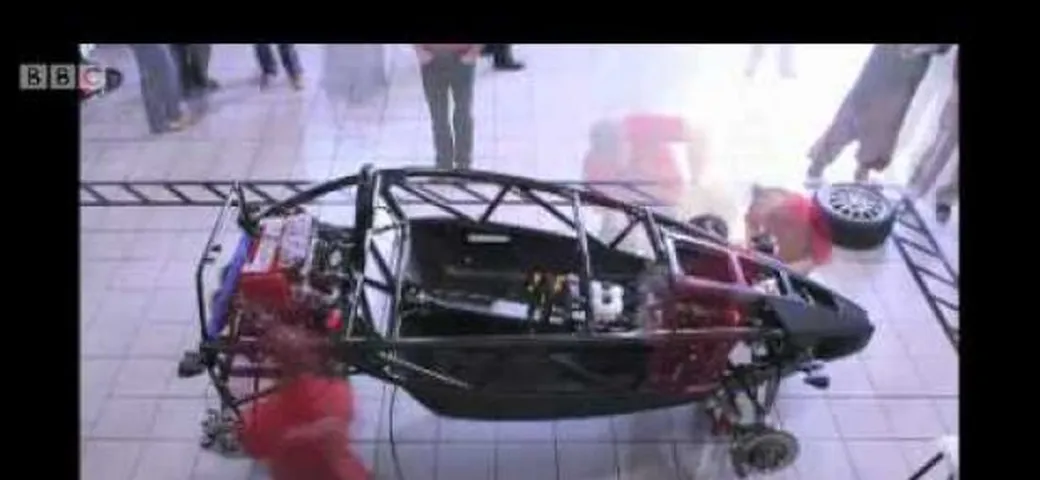 Ariel Atom: bastano 78 secondi per assemblarla