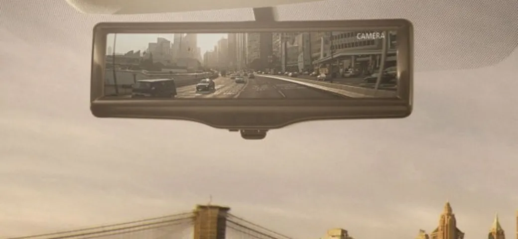 Nissan Smart Rearview Mirror: lo specchietto retrovisore si trasforma (anche) in monitor