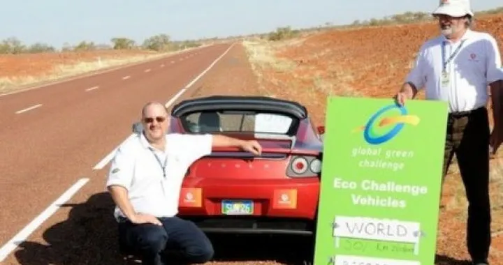 Tesla Roadster: stabilito il record di 313 miglia con una carica