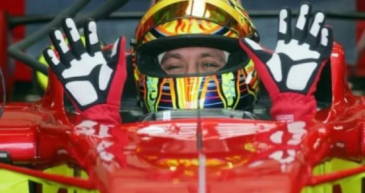 Valentino Rossi veloce anche con la Ferrari