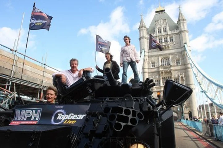 Top Gear: un carro armato nelle strade di Londra per promuovere il tour!