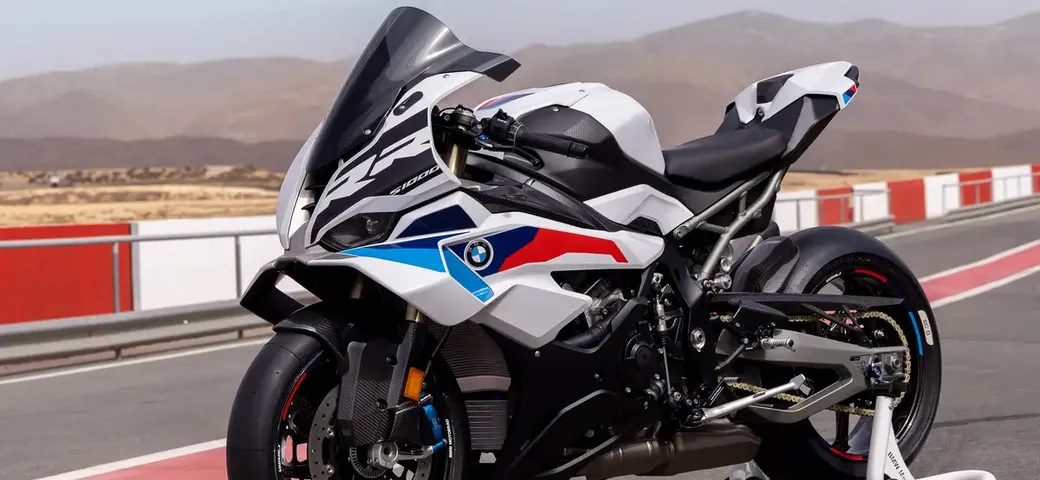 BMW S1000RR 2025: l’arma definitiva delle supersportive è arrivata