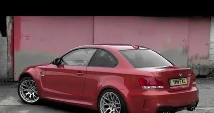 Video: Autoexpress prova la BMW Serie 1 M Coupè