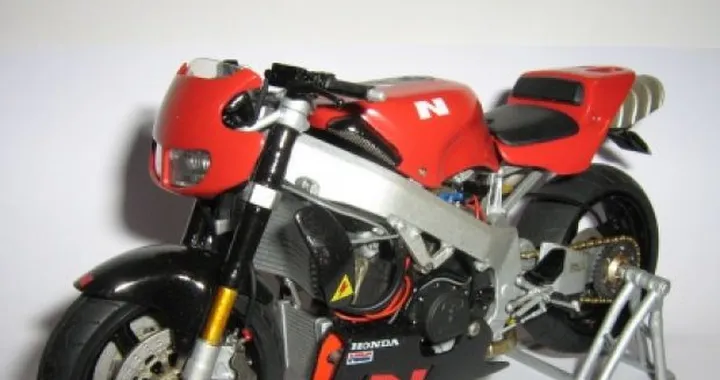 Mini special: Honda NR 750 by Luca Ruggeri