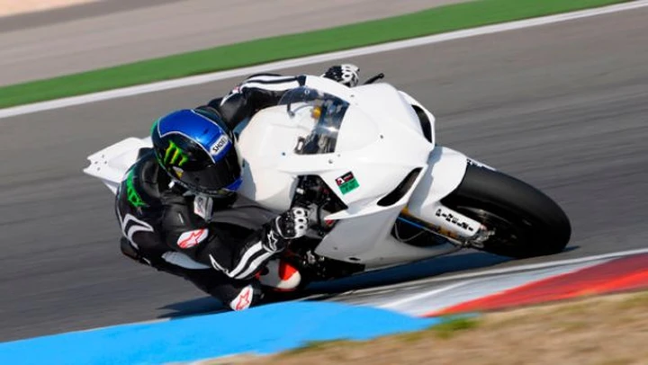 WSBK Test: Eugene Laverty già veloce sulla Aprilia RSV4