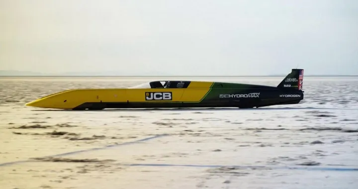 A 654 km/h con un motore che sembrava impossibile: è record mondiale