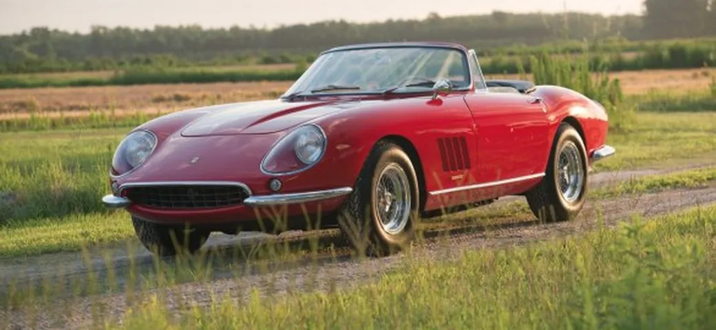 Ferrari 275 GTB/4 N.A.R.T. Spider: venduta all’asta per 20 milioni, è record
