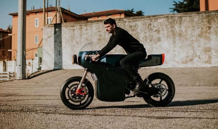 Apache Midnight Runner, cafè racer elettrica