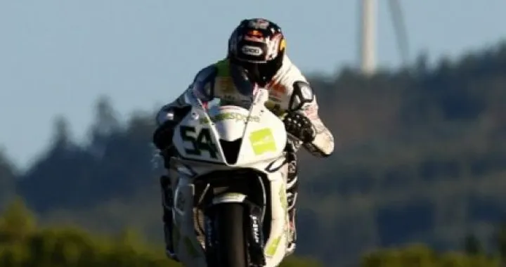 Kenan Sofuoglu si rompe una caviglia durante un allenamento con il cross
