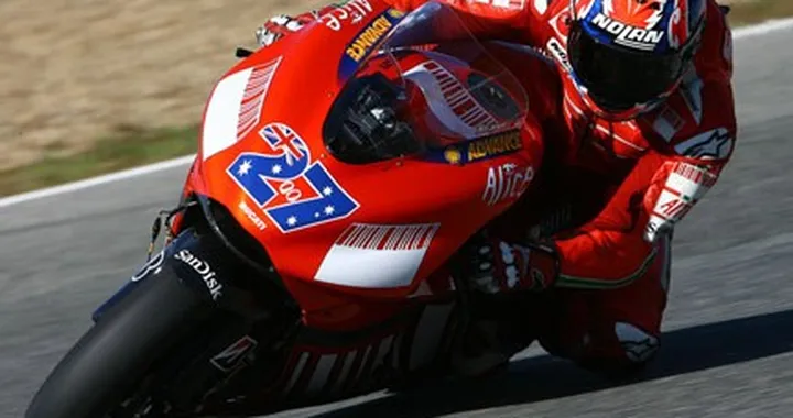 MotoGP: Casey Stoner col numero "1" sulla carena