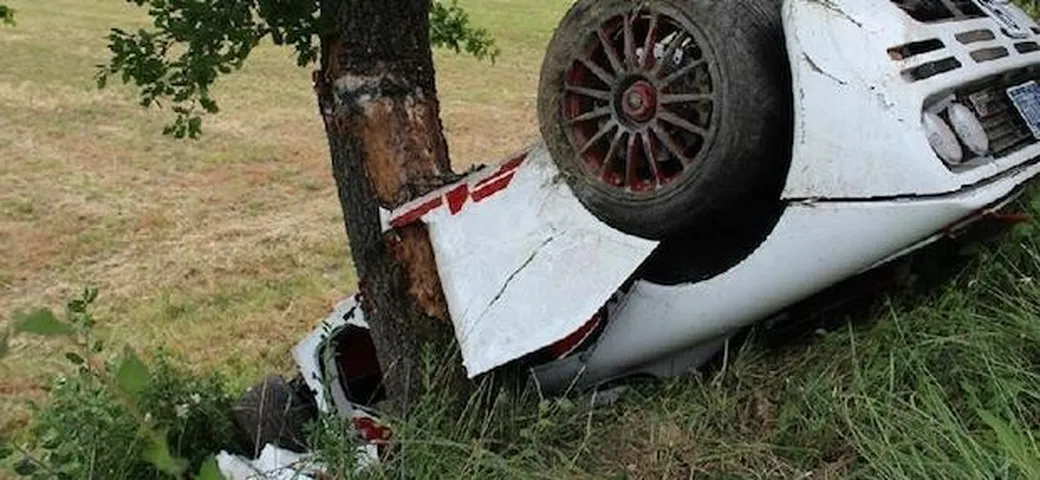 McLaren F1 incidente: distrugge l'auto, c'è anche Mr.Bean tra i soccorritori