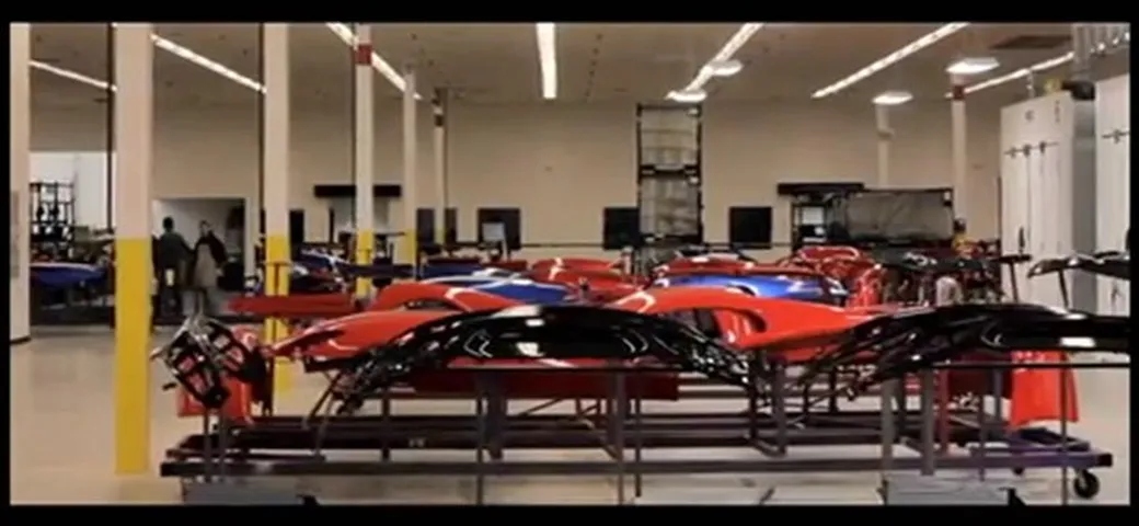 Il processo di verniciatura di una SRT Viper color Stryker Red