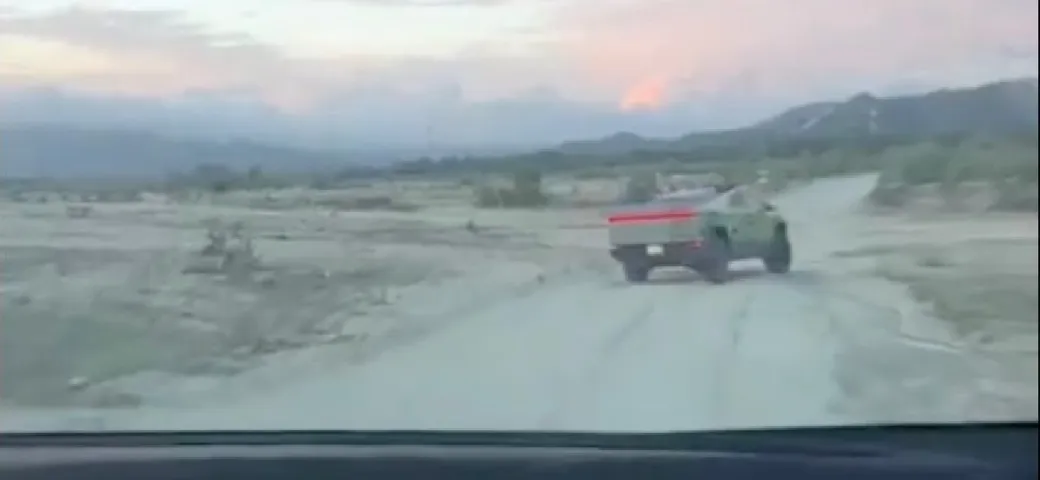 Tesla mostra in un video di 7 minuti le capacità off road di Cybertruck