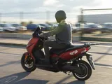 Invicta Electric Neila: lo scooter elettrico economico che sfida i maxi scooter