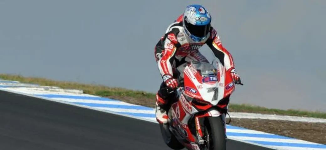 WSBK: Carlos Checa il più veloce nel secondo giorno di test