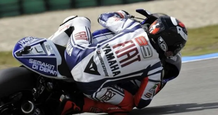 MotoGP: Pole Position per Jorge Lorenzo, Stoner e De Puniet in prima fila