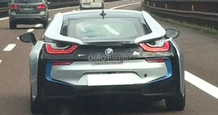 BMW i8: l'avvistamento è di un nostro lettore