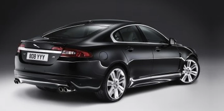 Jaguar ferma la produzione a Castle Bromwich per due settimane