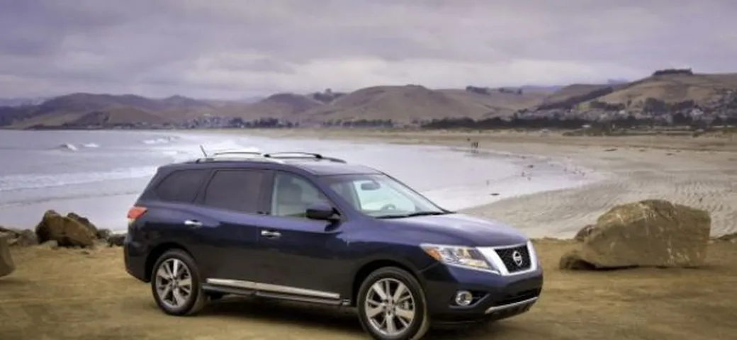 Nissan: nuovi video sul Pathfinder