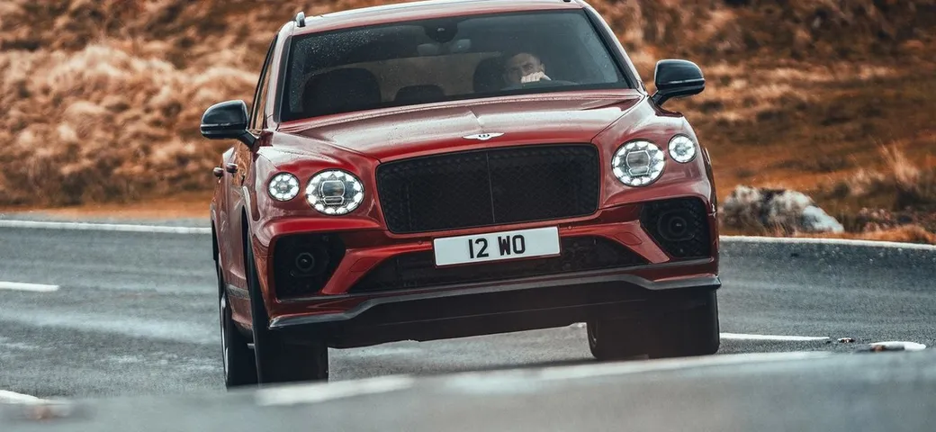 Bentley Bentayga: in arrivo la variante EWB a passo lungo