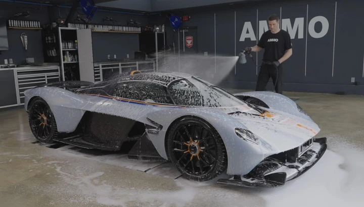 Detailing maniacale per una Aston Martin Valkyrie da 4 milioni di dollari