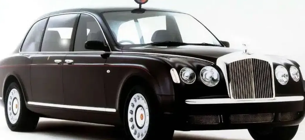 Bentley State Limousine: Il gioiello blindato della Regina Elisabetta II