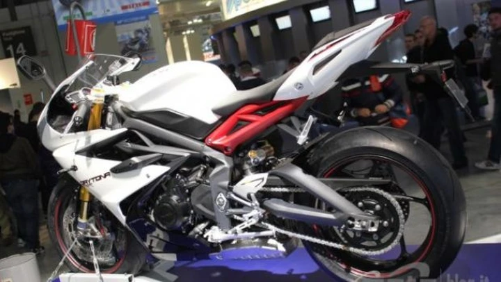 Triumph Daytona 675 e 675R 2013 - Salone EICMA di Milano