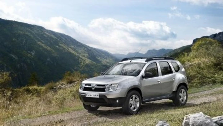 Dacia Duster: immagini ufficiali
