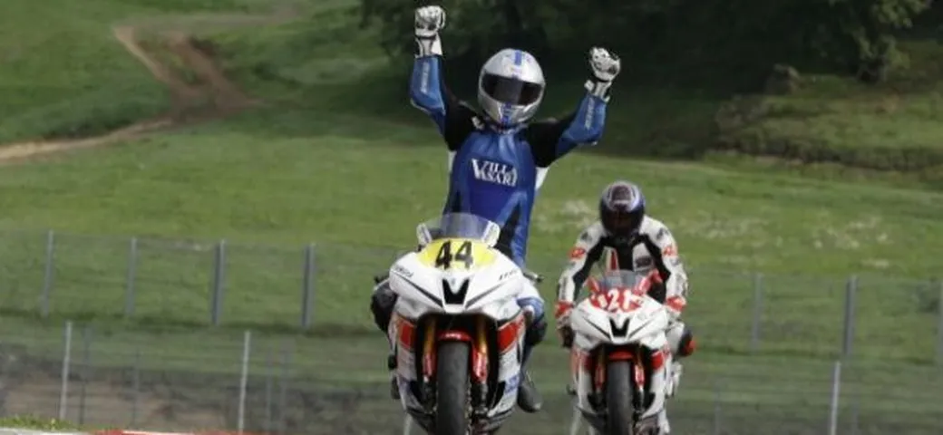 Yamaha: Leonardo Biliotti conquista la R6 Cup 2012